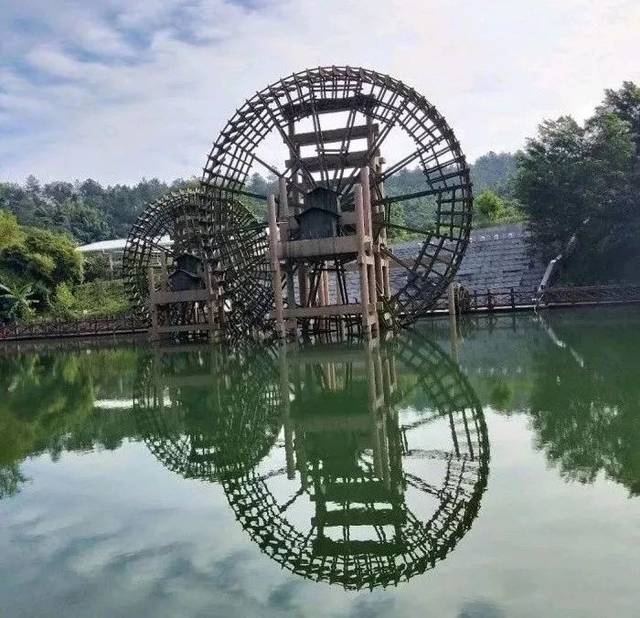 长春仿古水车电动水车 湿地公厂家