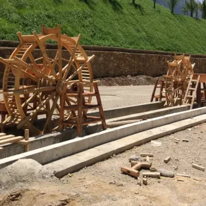 中国传统的古建筑施工工艺艺术：从实用建造到工艺象征的美学演变