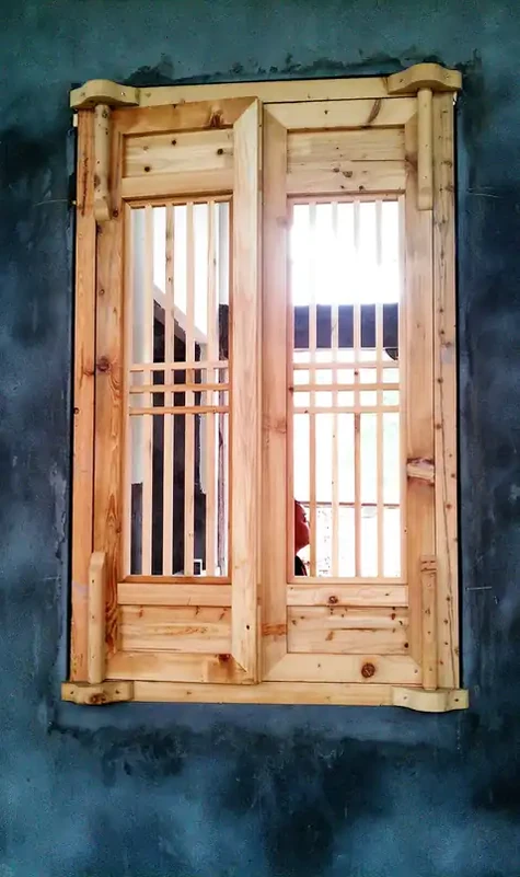 中式传统仿古花格窗木窗对开门-古建装饰木构件定制厂家