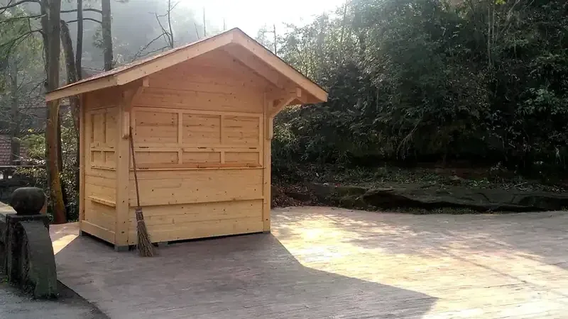 中国传统园林造景艺术探秘：木制长廊如何演绎从实用到文化的美学演变