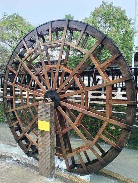 木质家具行业发展趋势：市场格局、消费升级与传统木作机遇