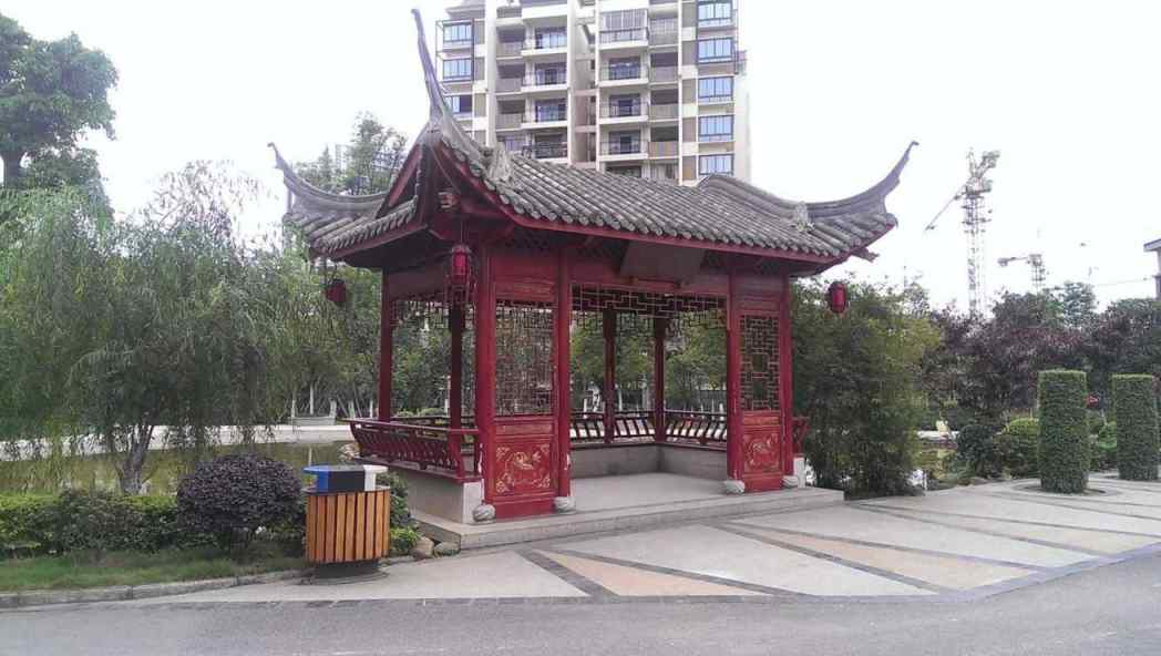 重庆铁山坪十八中 仿古八角亭