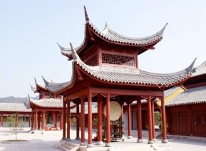 防腐木栈道厂家：景区木栈道施工、价格与维护全指南