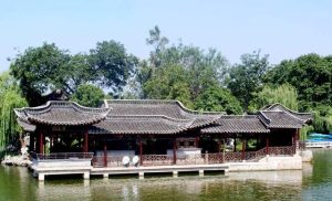 北京古建斗拱结构探秘：千年榫卯智慧如何撑起紫禁城飞檐