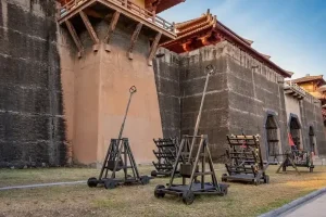 穿越千年的攻守博弈：古代攻城器械背后的木作智慧