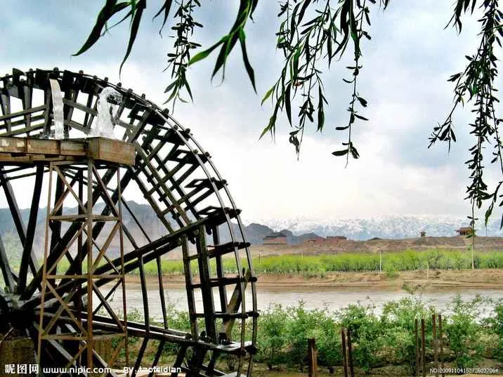 景区大型仿古水车定制：传统水车E款报价，景区古镇/湿地公园价格方案