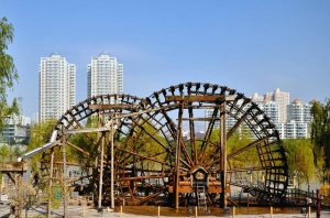 中山巨型水车为什么能转30年不坏？景区网红打卡水车选购指南