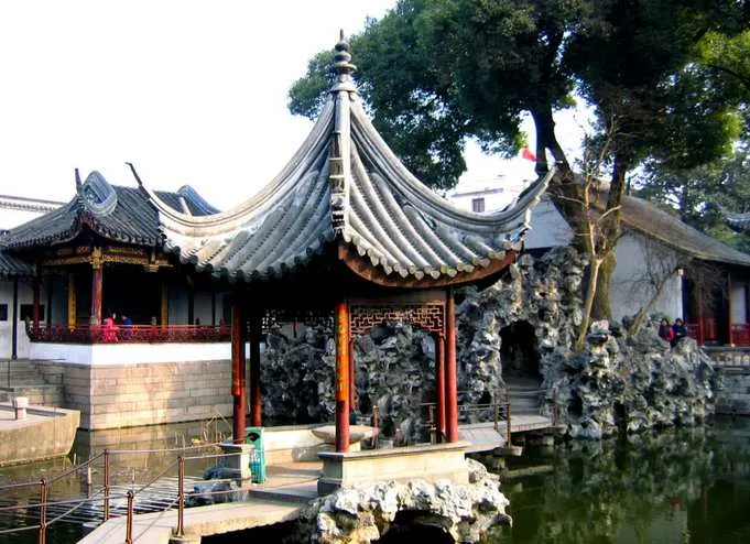 六角亭选购避坑指南：详解古建木结构六角亭材质工艺与安装维护要点