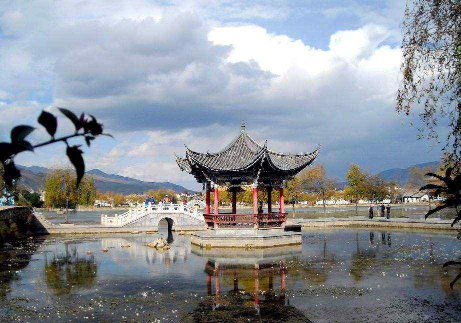 Traditional Chinese Wooden Pavilion for City Landmark