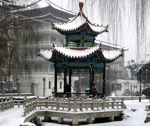 景区防腐木凉亭定制报价：六角/长方形凉亭造型多样，48年榫卯工艺全国…